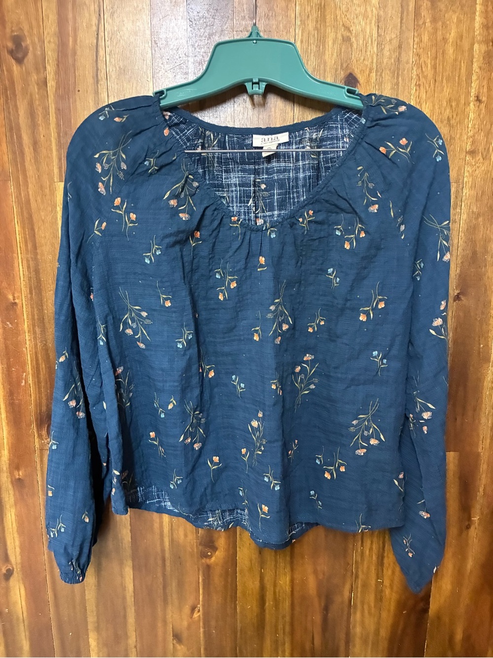 a.n.a Women’s Navy Floral Lightweight Cottagecore Blouse (L-petite)